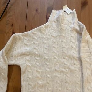 White Abercrombie cable knit sweater